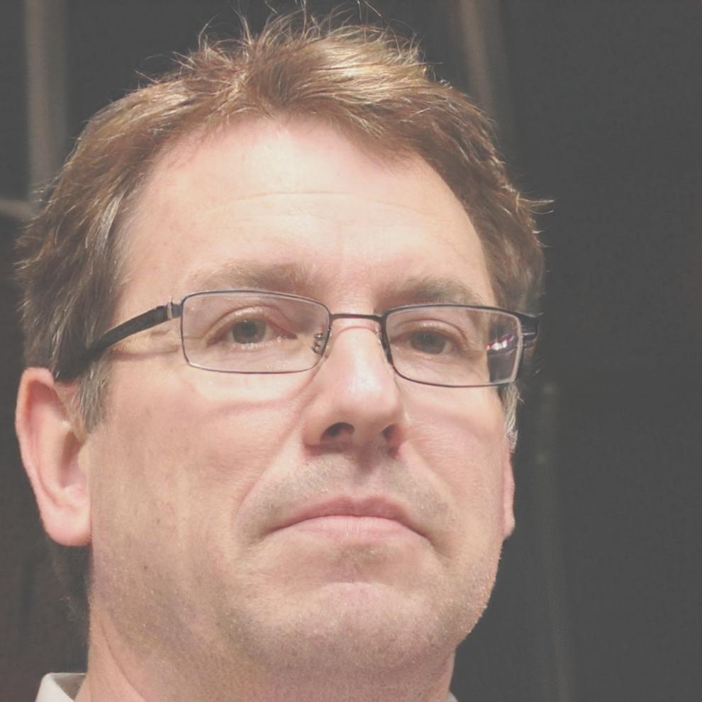 Portrait de Marc Dubois, formateur expert en finance